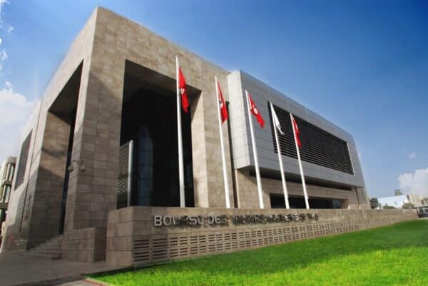 Tunisie : Hausse de 5,3% du revenu global des sociétés cotées à la Bourse de Tunis en 2025
