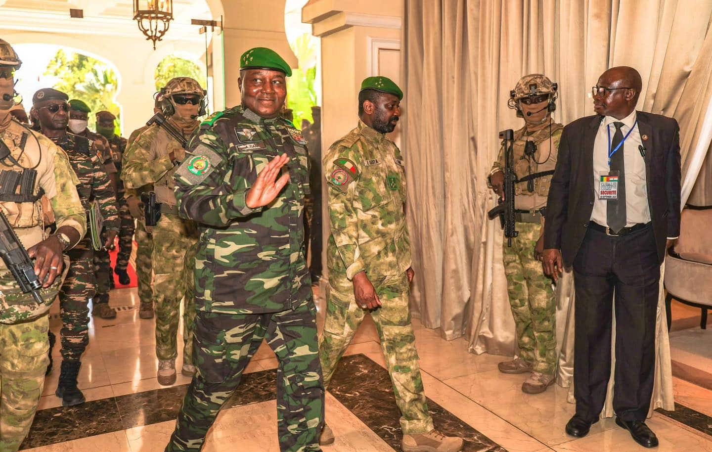 Le Niger offre 82 citernes d’hydrocarbures au Mali pour rompre le blocus imposé par les jihadistes