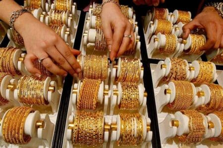 Hausse hebdomadaire de 2,3 % du marché égyptien de l’or dans un contexte de volatilité mondiale