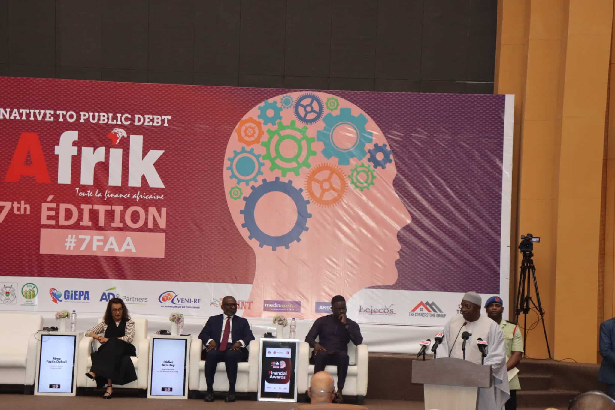Gambie : Adama Barrow met les PPP au cœur de la stratégie de croissance lors de la 7e édition de Financial Afrik Awards
