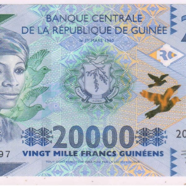 Le paradoxe du cash en Guinée : pourquoi 94% des billets hors du système bancaire laissent malgré tout l’économie informelle à sec