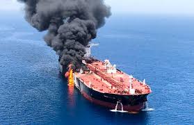Le pétrole flambe, les assurances s’envolent : vers un choc global des prix sur l’Afrique et le Monde