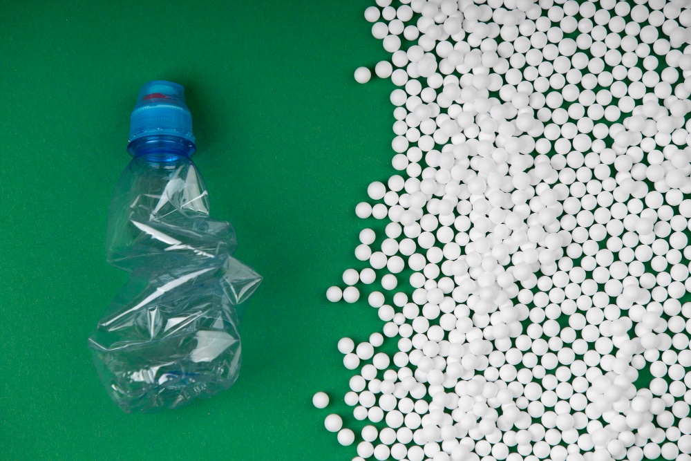 Plastique « rPET » : l’Europe verrouille son marché jusqu’en 2027 et rebâtit sa souveraineté industrielle